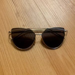 SHEIN Gold Sunglasses